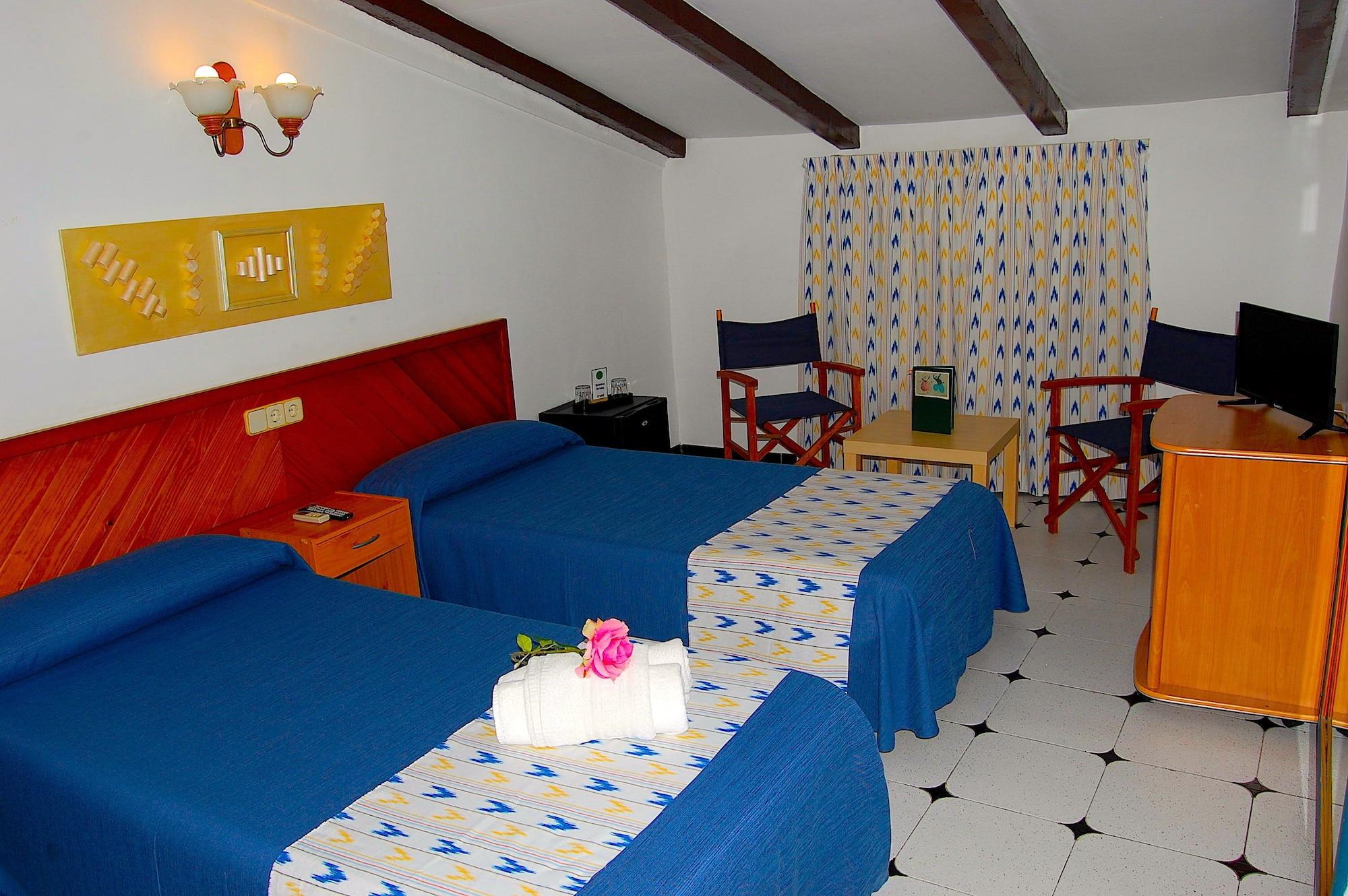 Hostal Ca'N Tiu Alaro Exterior photo